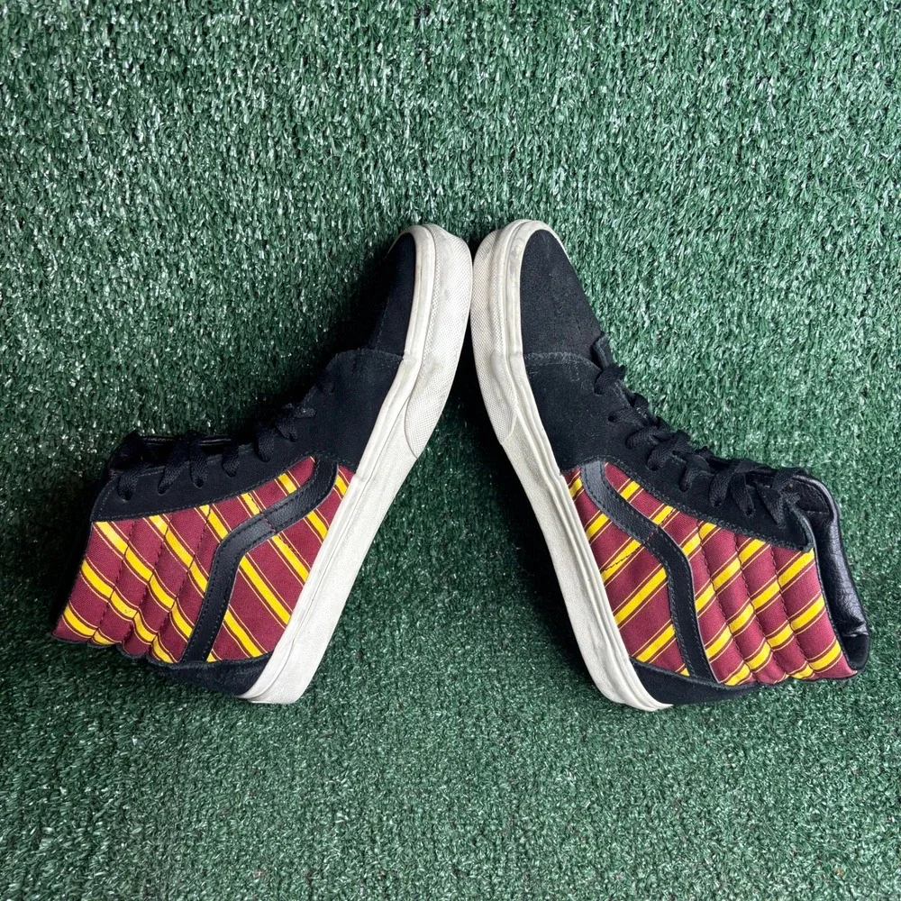 Vans Sk8-Hi Harry Potter Gryffindor Stripe Suede Sneaker Black Maroon Womens 8.0